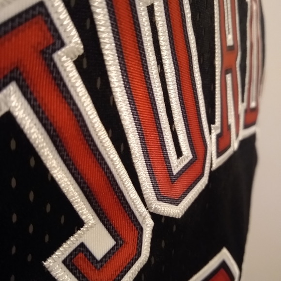 Michael Jordan Chicago Bulls Jersey 23 XL NWT - Picture 7 of 10